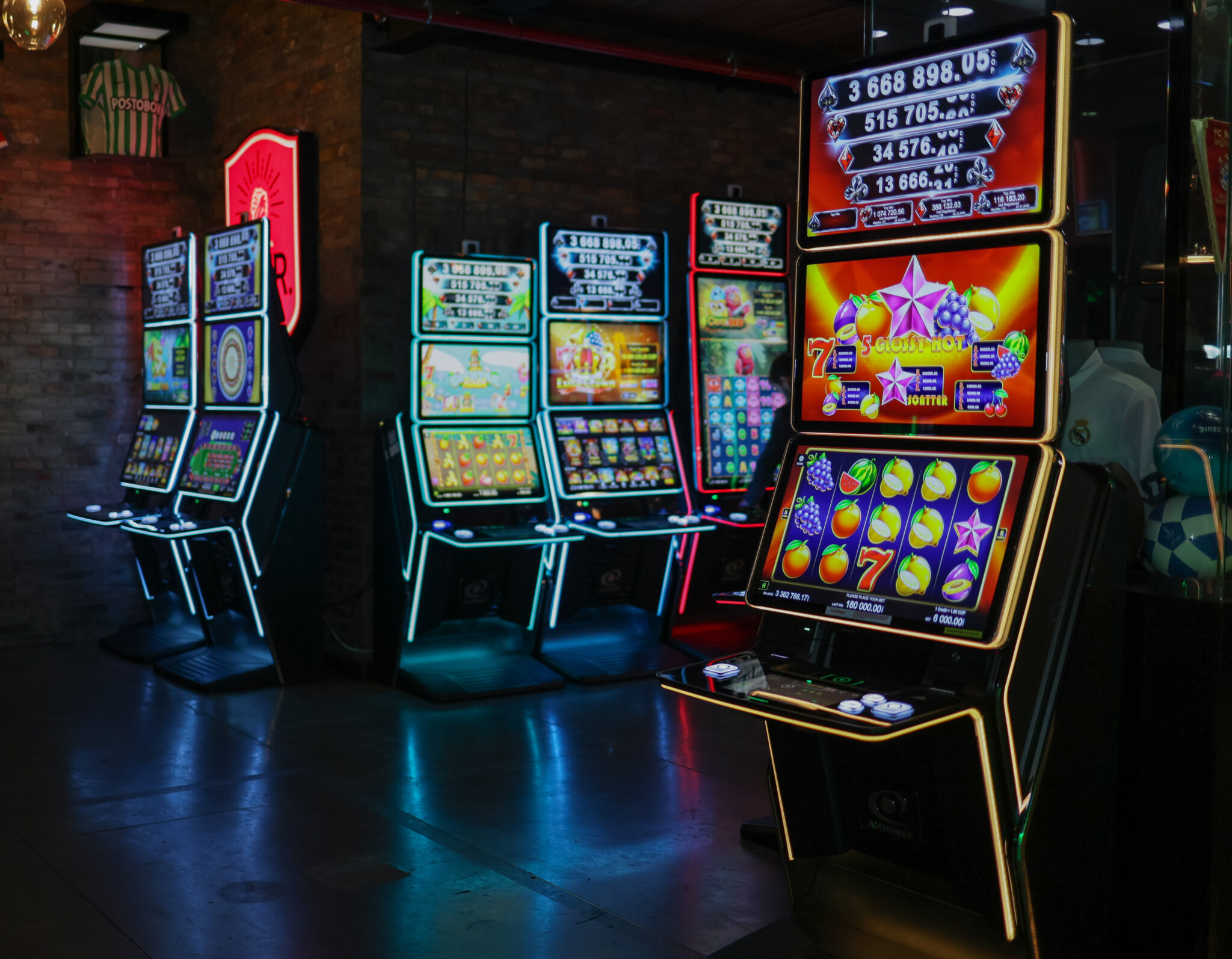 Gabinetes de slots inovadores levam o sucesso online da Amusnet para o piso do cassino